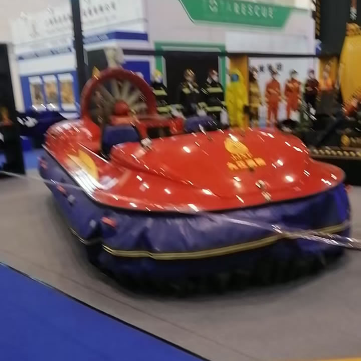 Hypalon面料海帕龙野牛气垫船裙摆应用