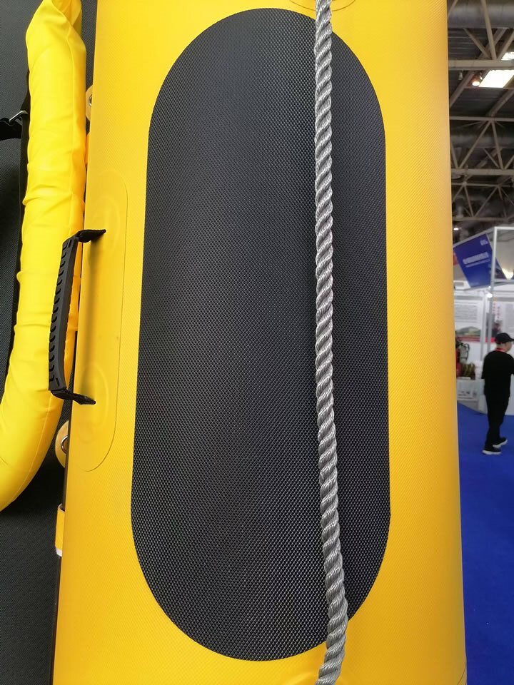 Hypalon面料海帕龙野牛气垫船裙摆应用